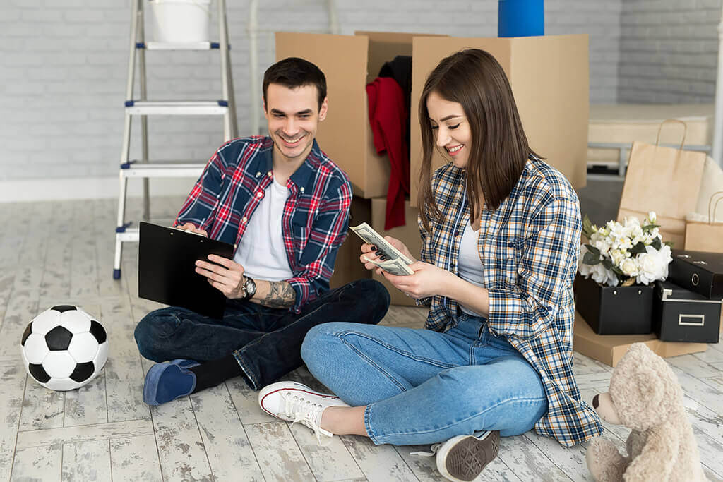 How Much to Tip Movers? The Best Advice For Moving! - Earthrelo