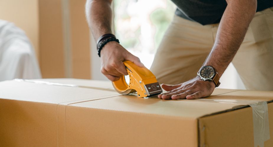 Packing and Shipping Your Belongings - Earthrelo