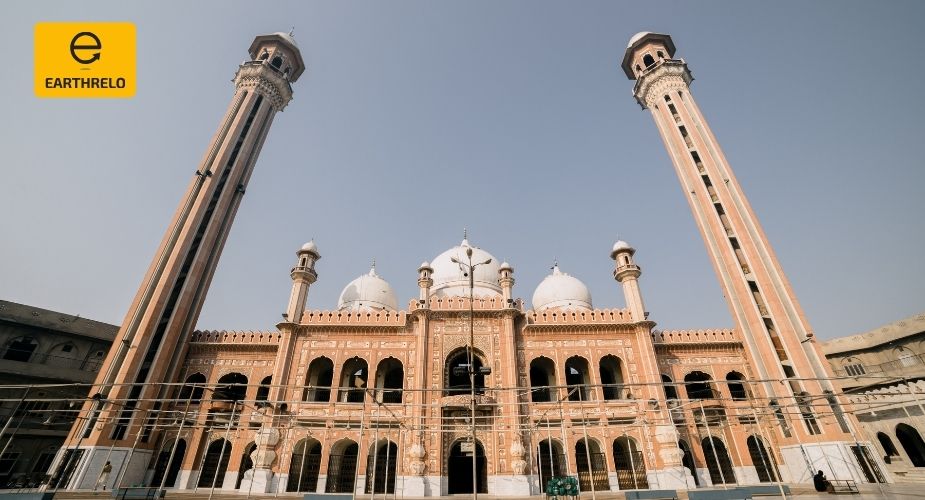 Moving Services to Faisalabad from USA: Your Relocation Guide - EARTHRELO