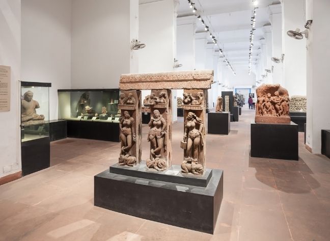 What Sculpture Moving Services Include - Earthrelo